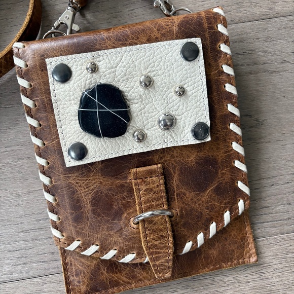 PURE DIXIE LEATHER CROSSBODY - Picture 2 of 8